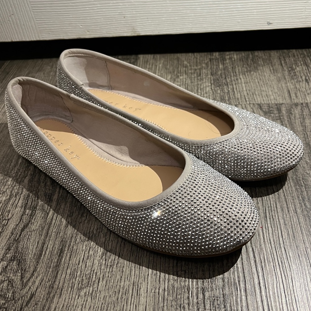 Copper Key silver women size 10 flats